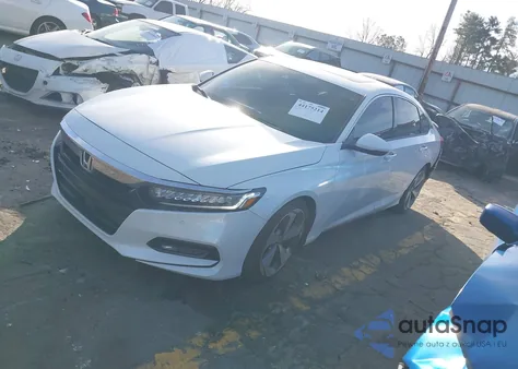 2018 Honda Accord Touring z USA, uszkodzony, nr VIN 1HGCV1F90JA043812